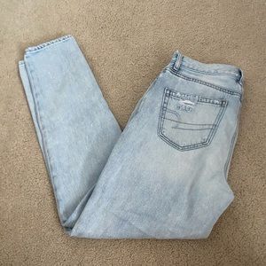 American Eagle light wash mom jeans